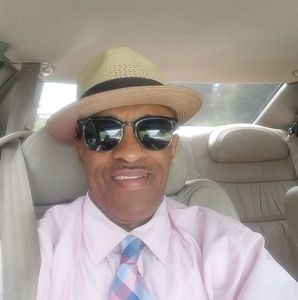 Meet your Posher, Max